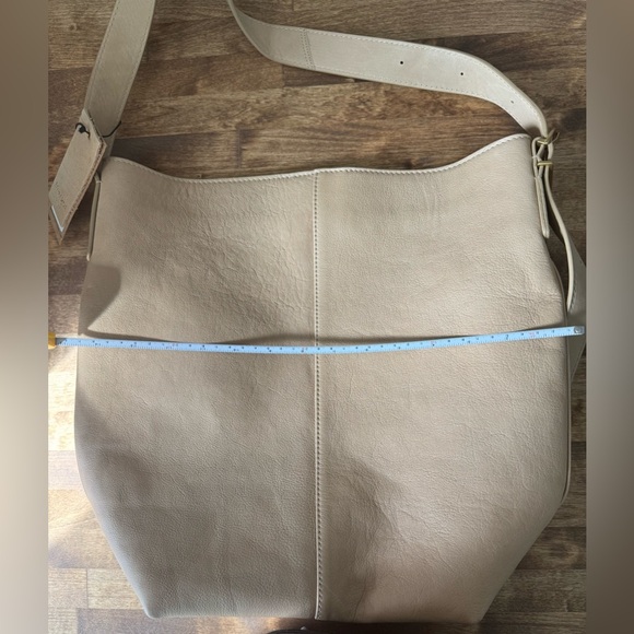 Margot New York Kaye Bucket Bag Beige Leather Tote NWT - Picture 10 of 17